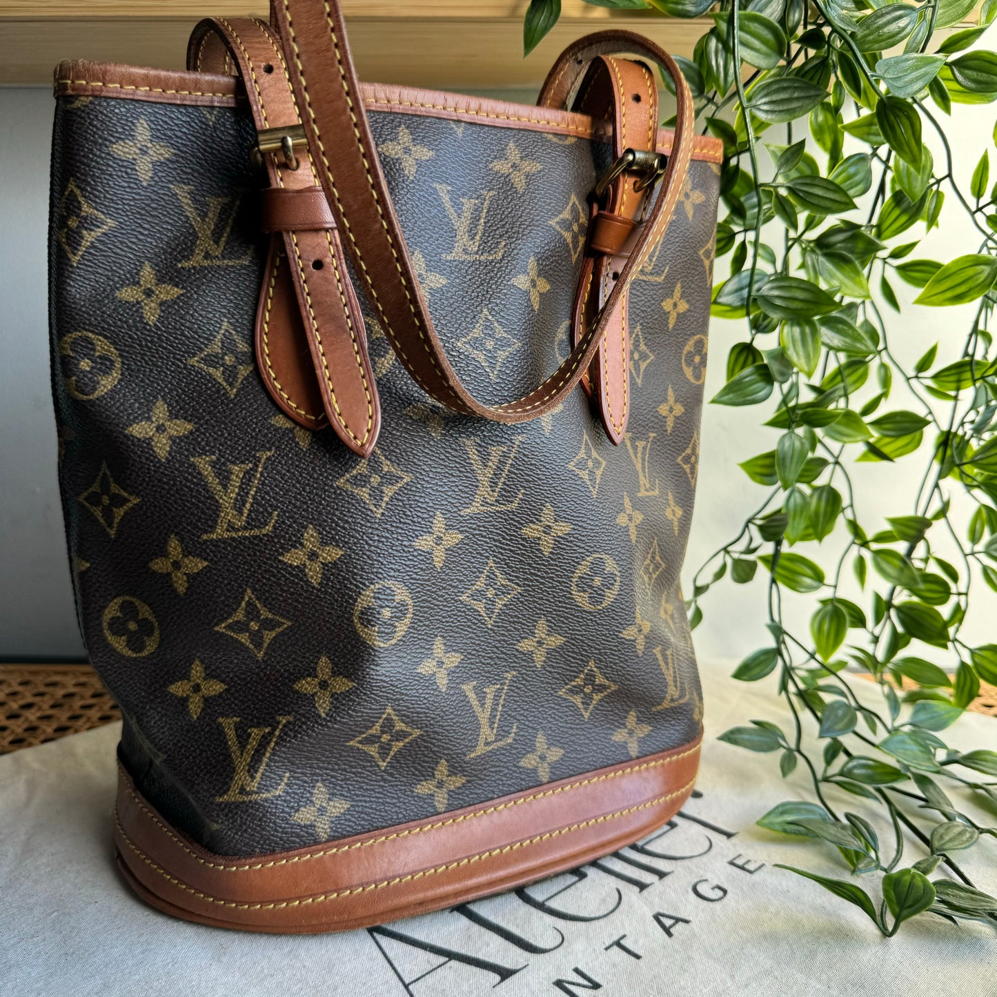 Louis Vuitton 1998 Bucket Bag