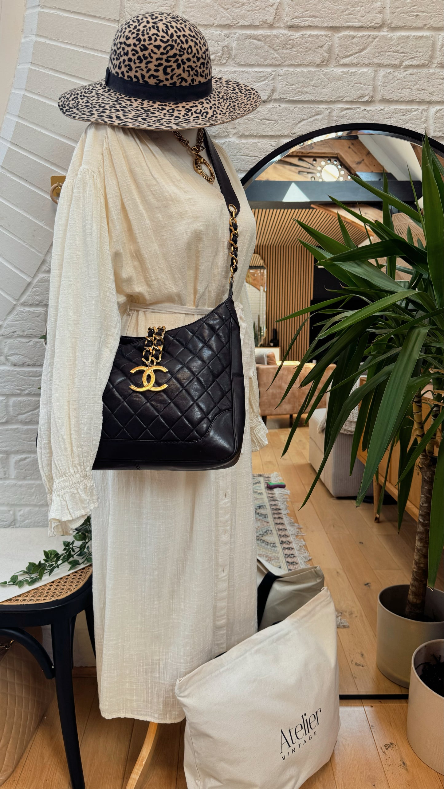 Chanel 1989 Hobo Crossbody Tote