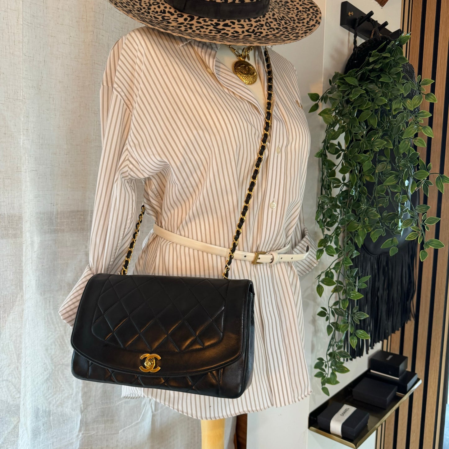 Chanel 1991 Vintage Classic Medium Diana