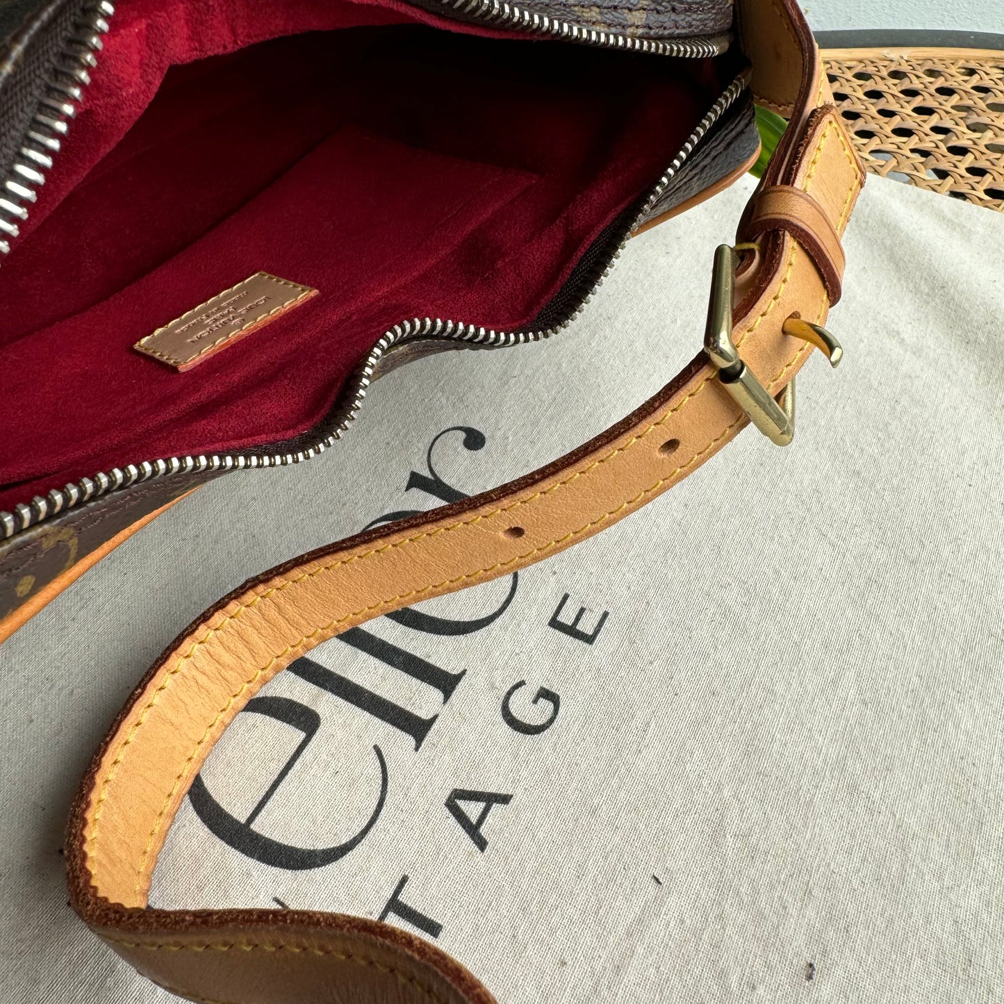 Louis Vuitton Croissant PM