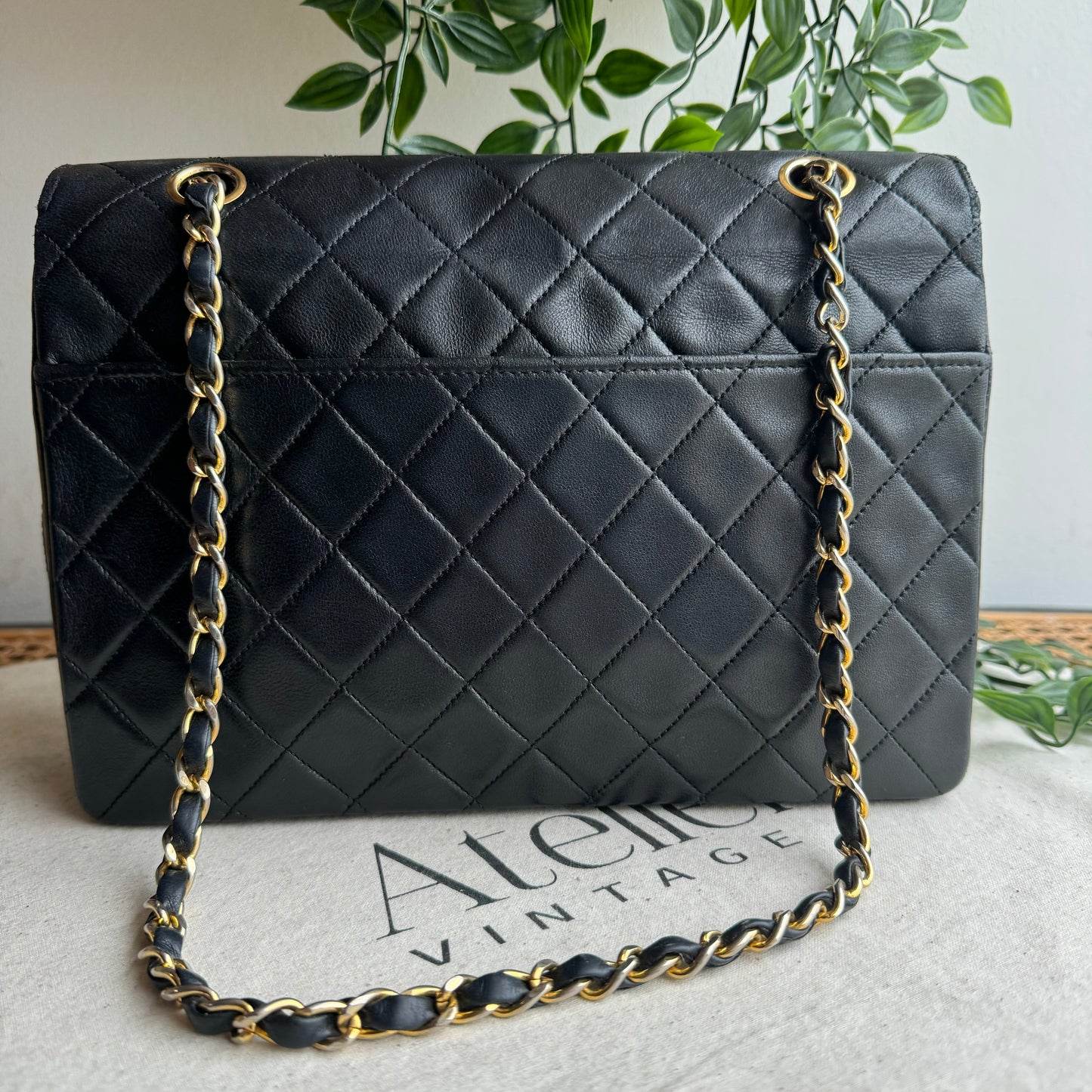 Chanel 1986 Curved Single Flap