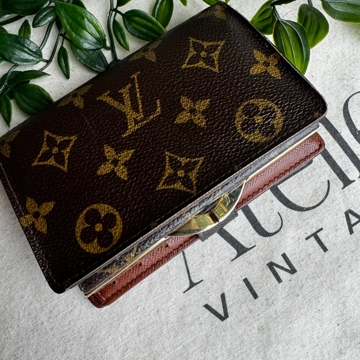 Louis Vuitton Kiss Lock Purse