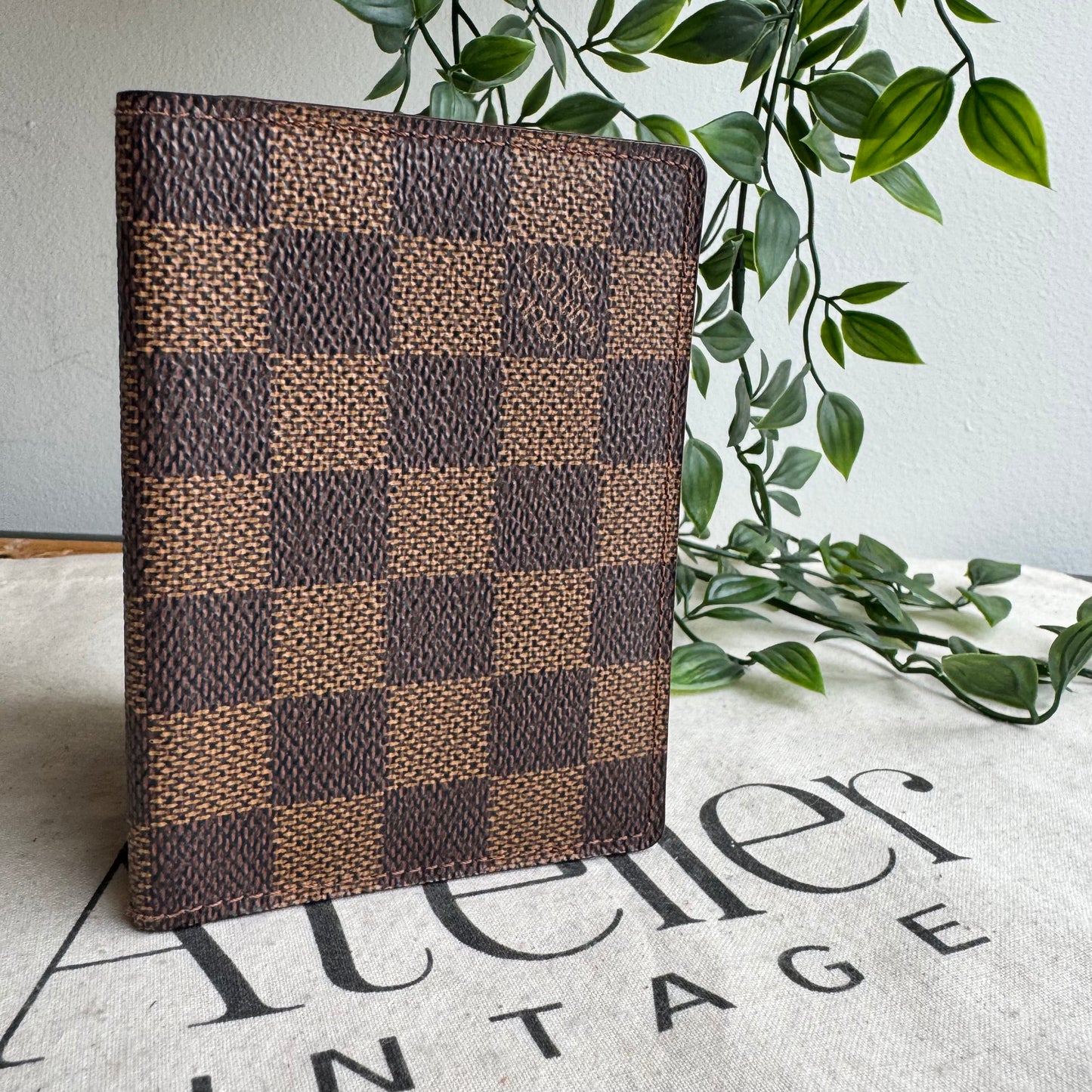 Louis Vuitton Damier Ebene Card Holder