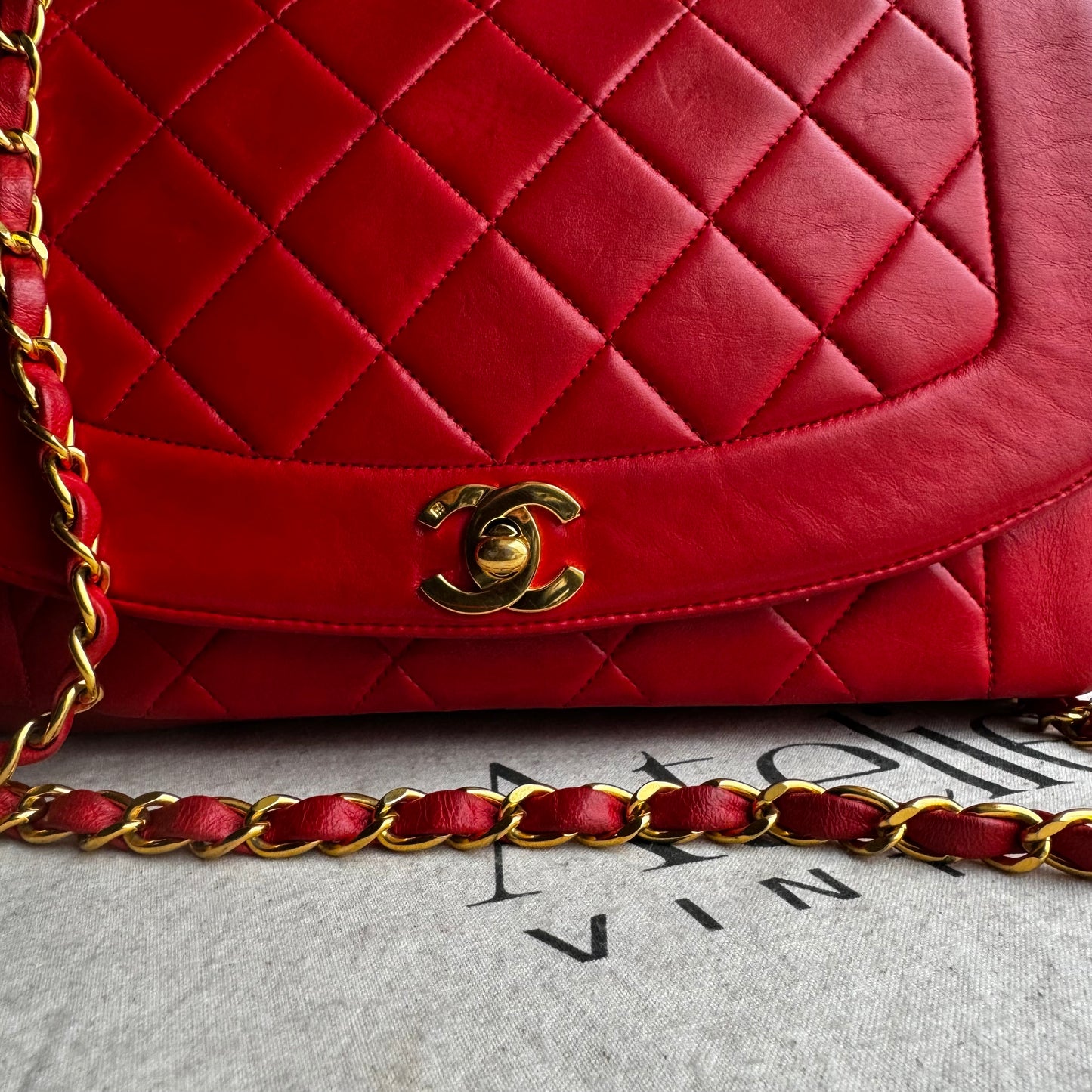 Chanel 1991 Vintage Classic Medium Diana
