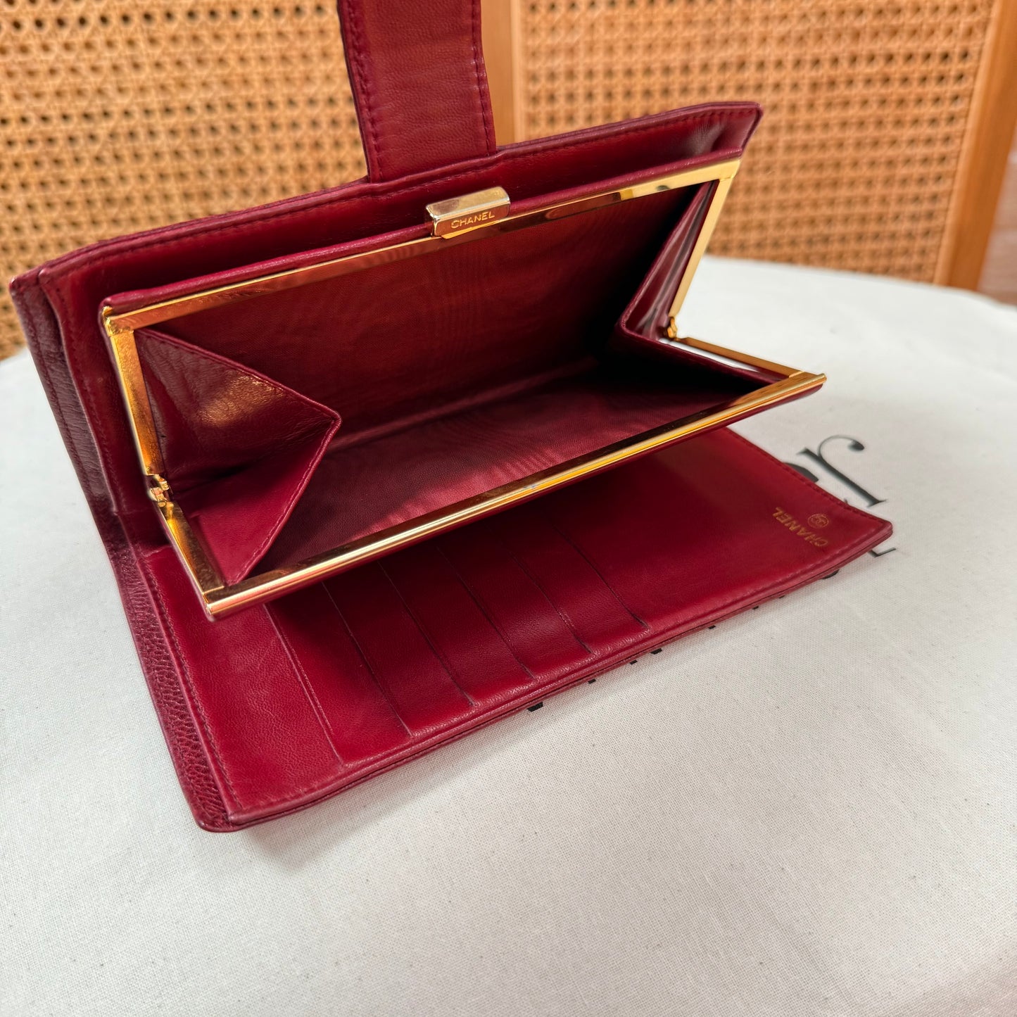 Chanel 1994 Caviar CC Quilted Card Kisslock Purse in Bordeaux