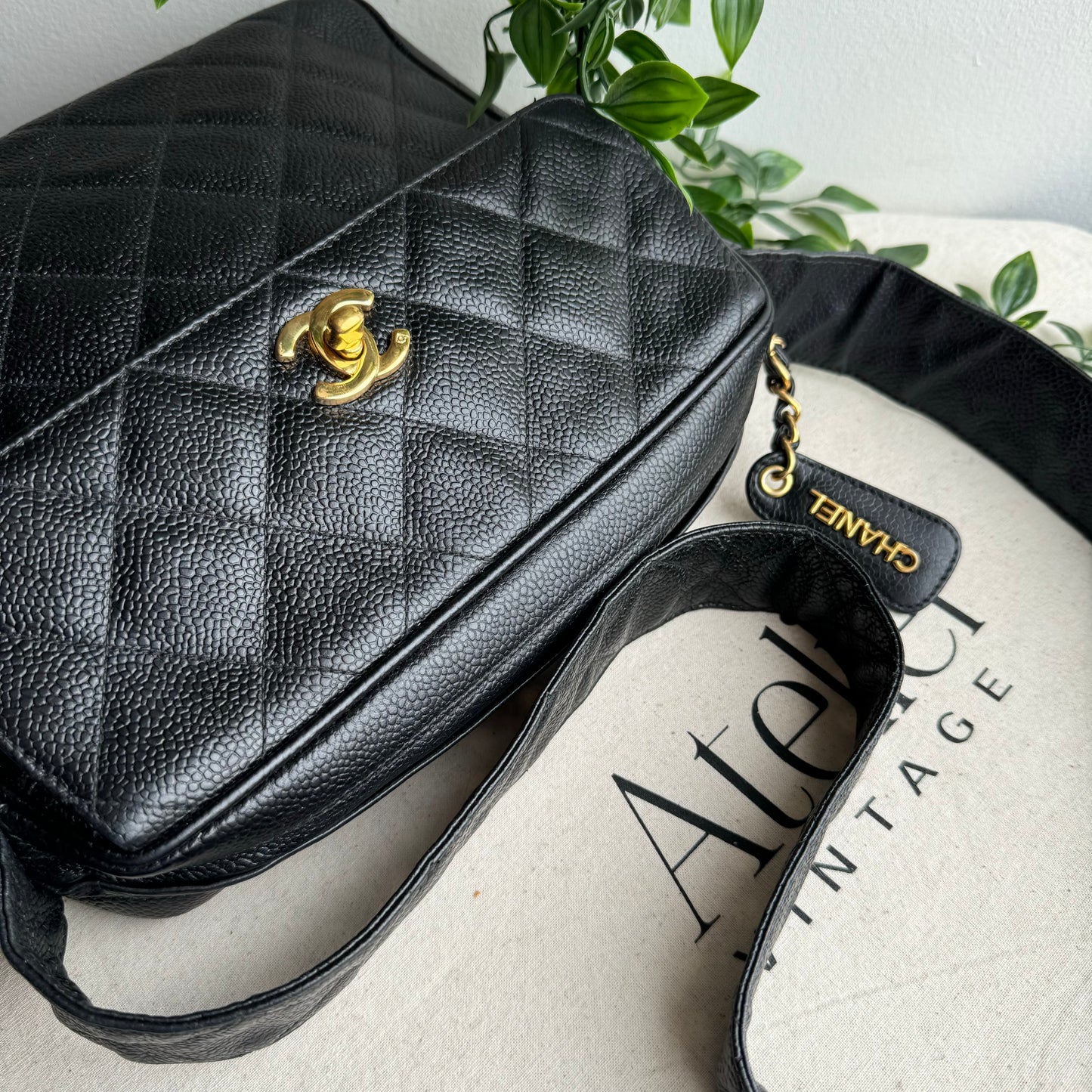 Chanel 1994 Caviar Leather CC Turnlock Shoulder Bag