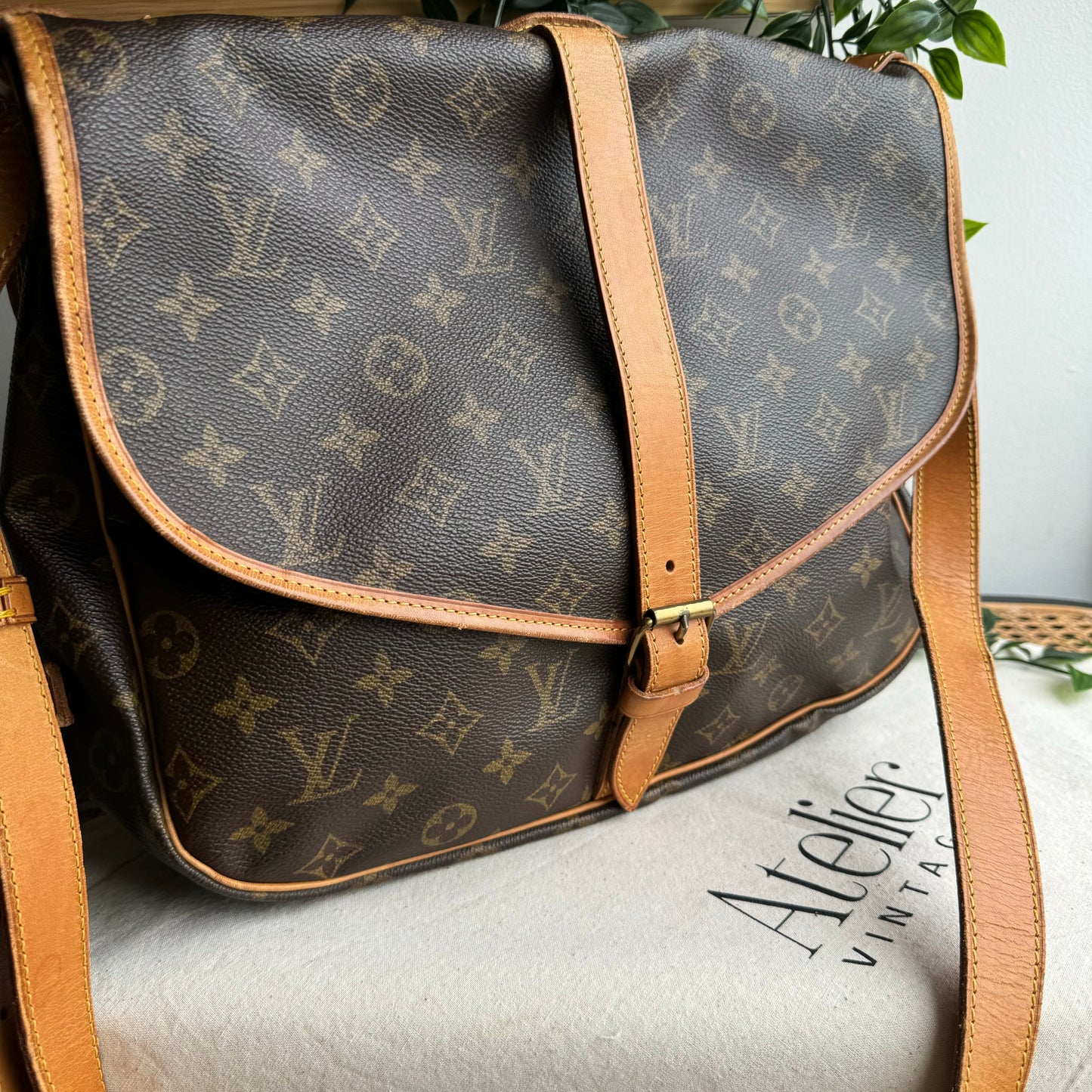 Louis Vuitton 1990 Samur 35