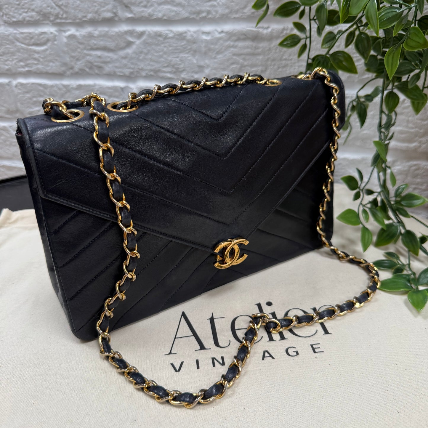 Chanel 1986 Navy Chevron CC Clasp Chevron