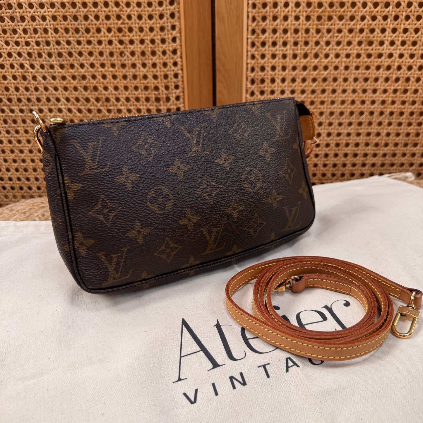 Louis Vuitton 2000 Pochette Accesssoires with second Crossbody Strap