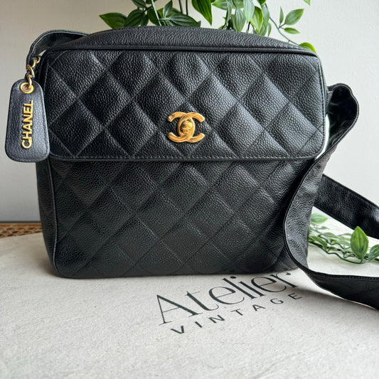 Chanel 1994 Caviar Leather CC Turnlock Shoulder Bag