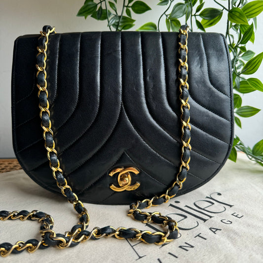 Chanel 1980s Vintage Quilted Single Flap