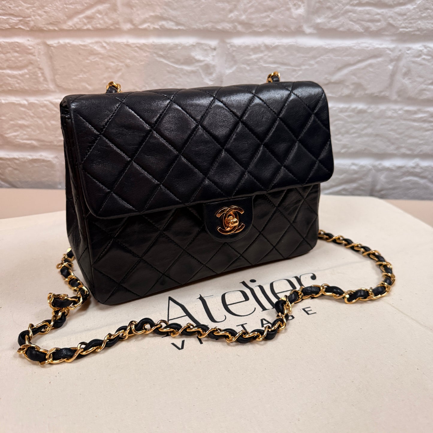 Chanel 1991 Classic Square Single Flap Medium black