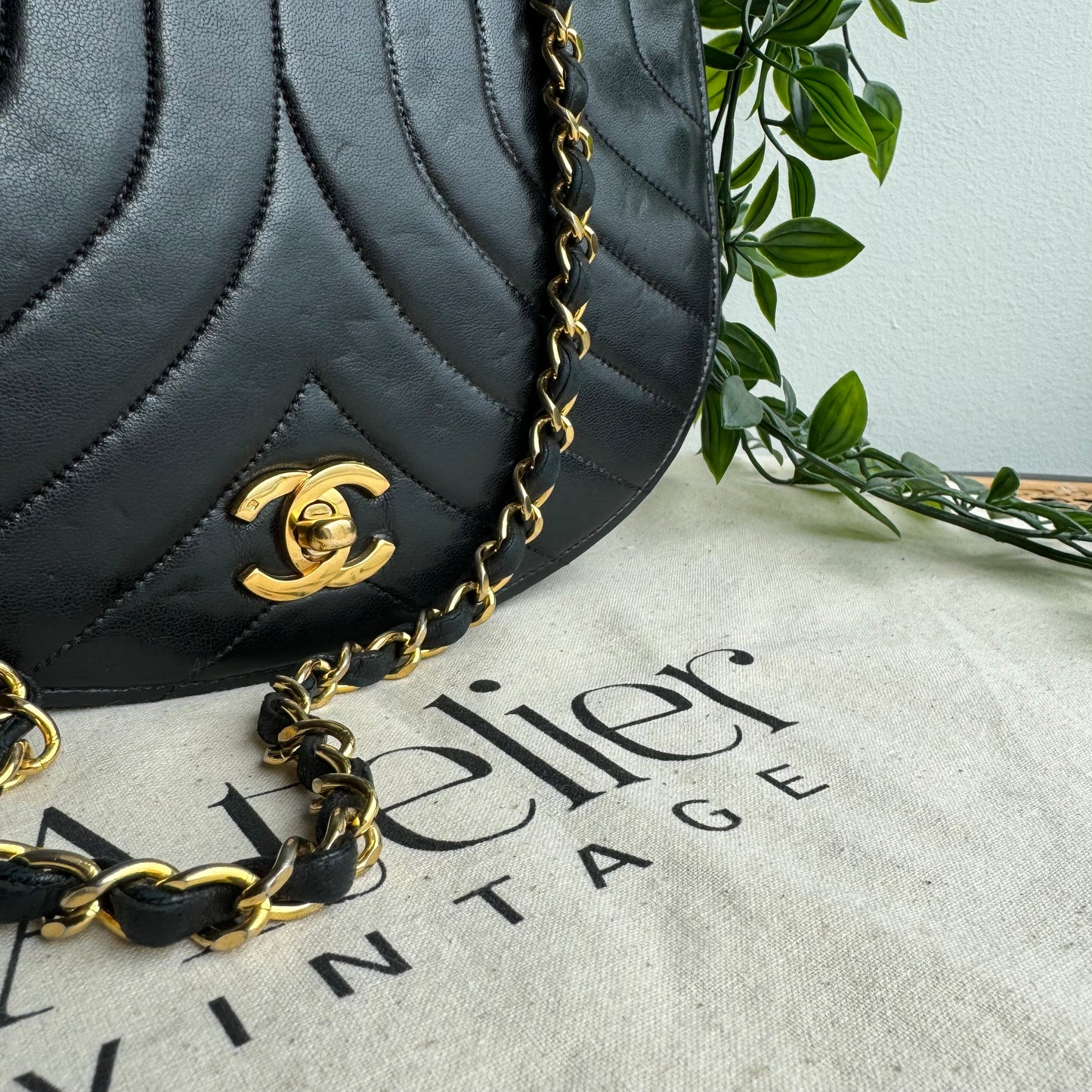 Chanel 1980s Vintage Quilted Single Flap