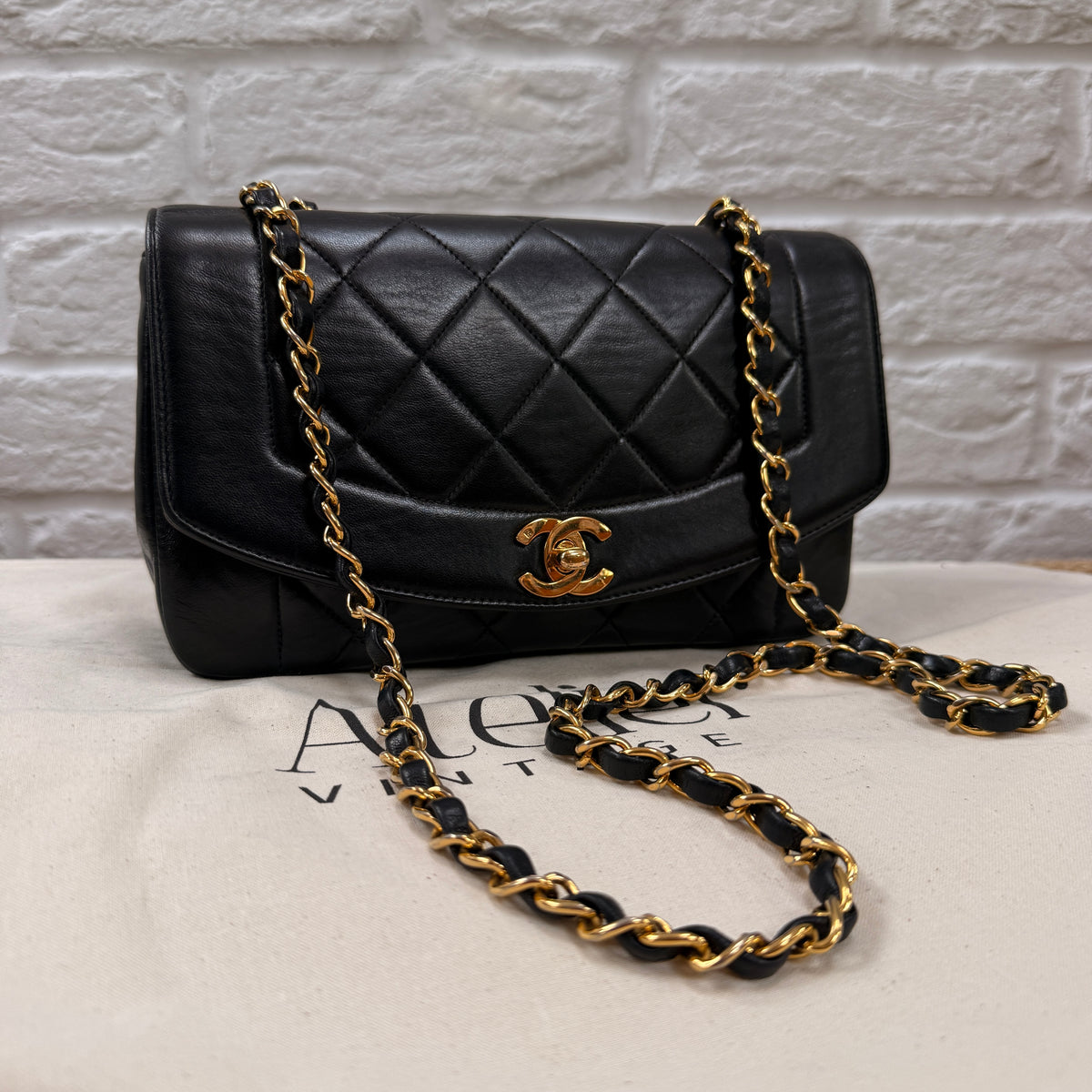 Chanel 1991 Vintage Classic Diana Small