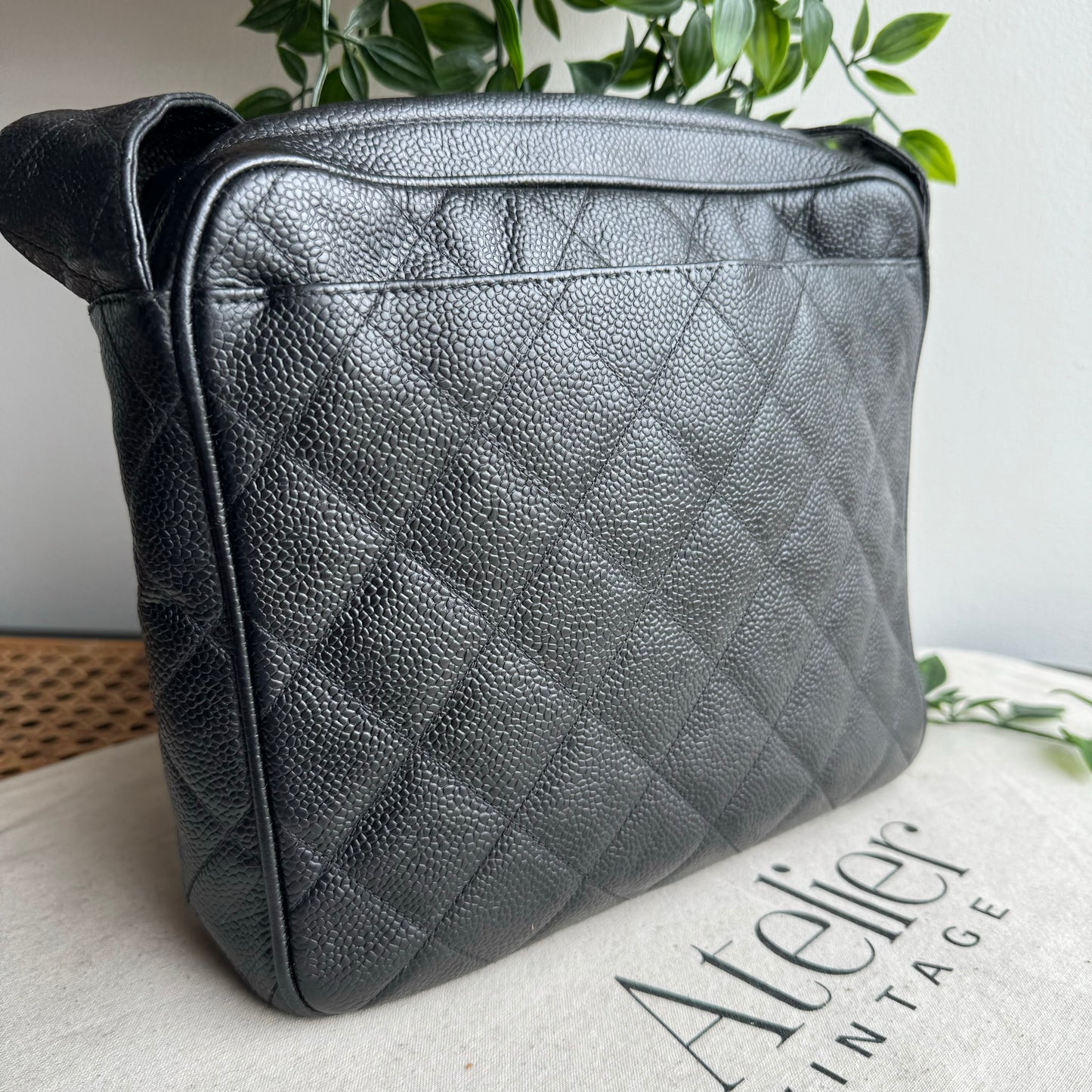 Chanel 1994 Caviar Leather CC Turnlock Shoulder Bag