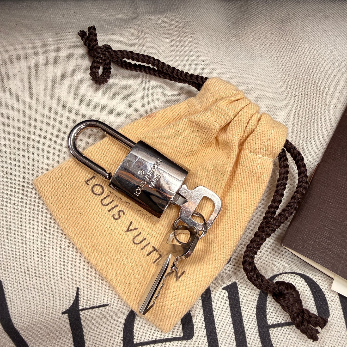 Louis Vuitton 2015 Neo Eole 55 duffel bag with wheels