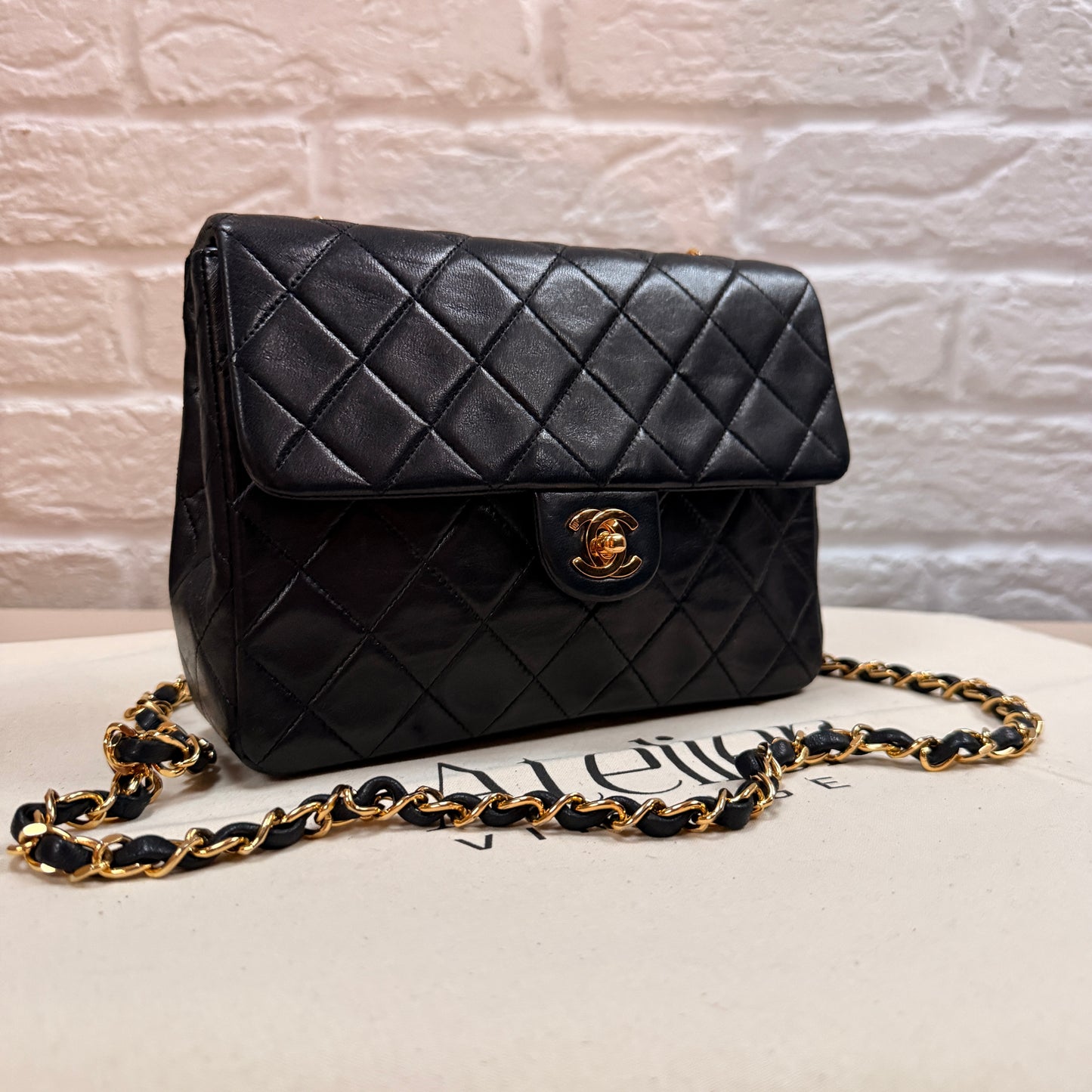 Chanel 1991 Classic Square Single Flap Medium black