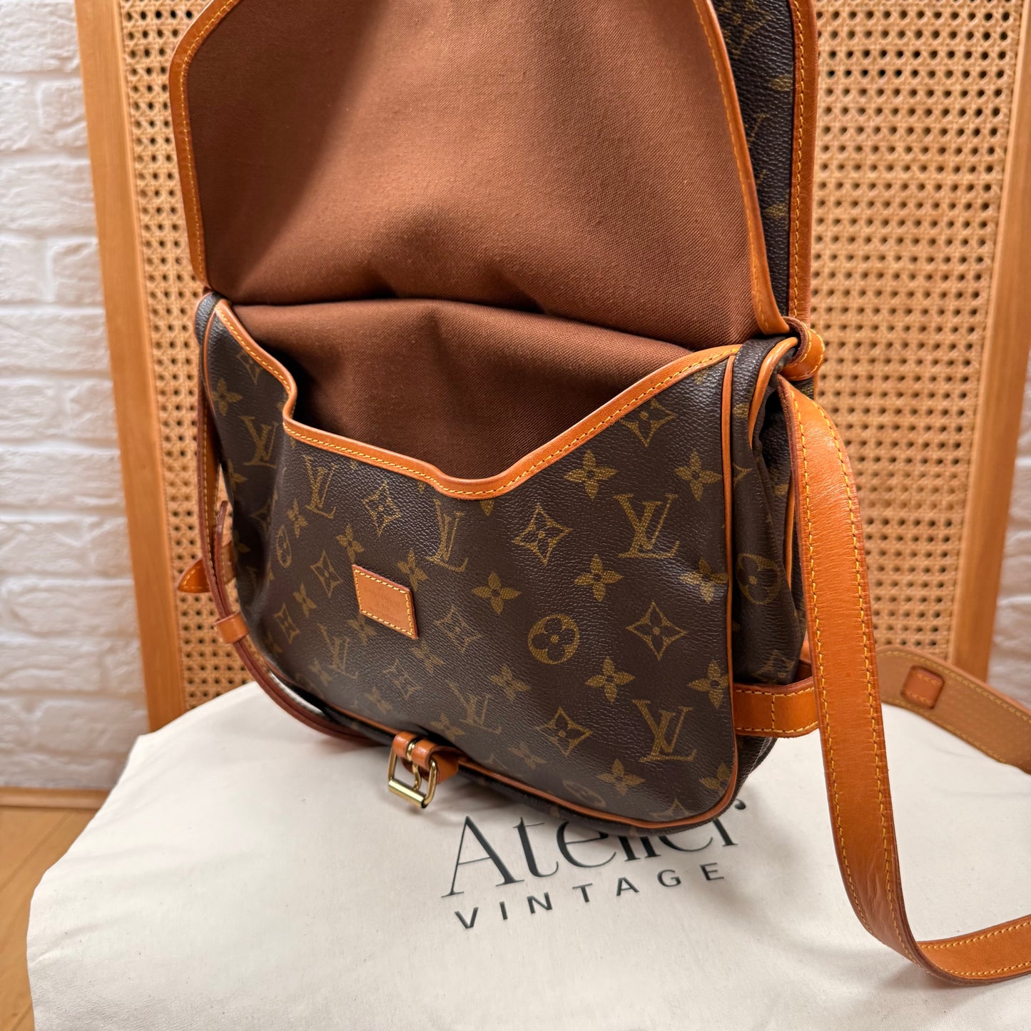 Louis Vuitton 2004 Saumur 30 Monogram