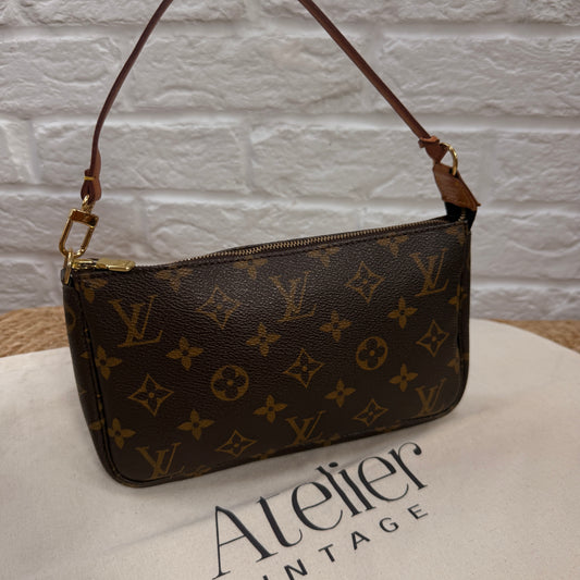 Louis Vuitton 2002 Pochette Accessoires