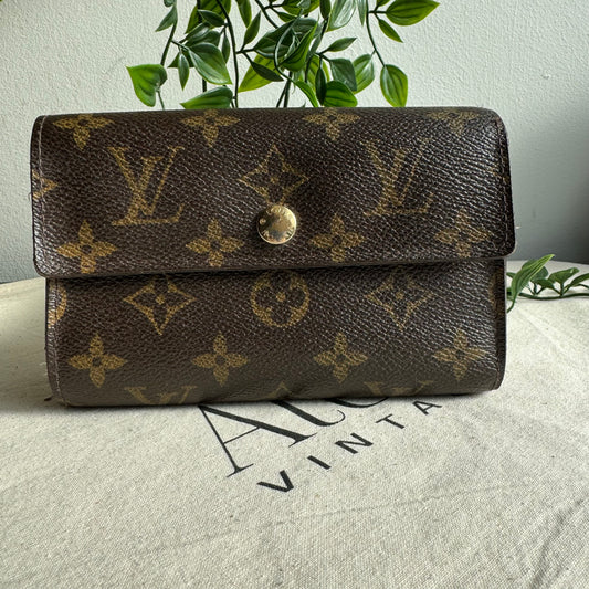 WINNER DRAWN 10/04/24 -                                        April - Louis Vuitton Porte Monnaise Purse