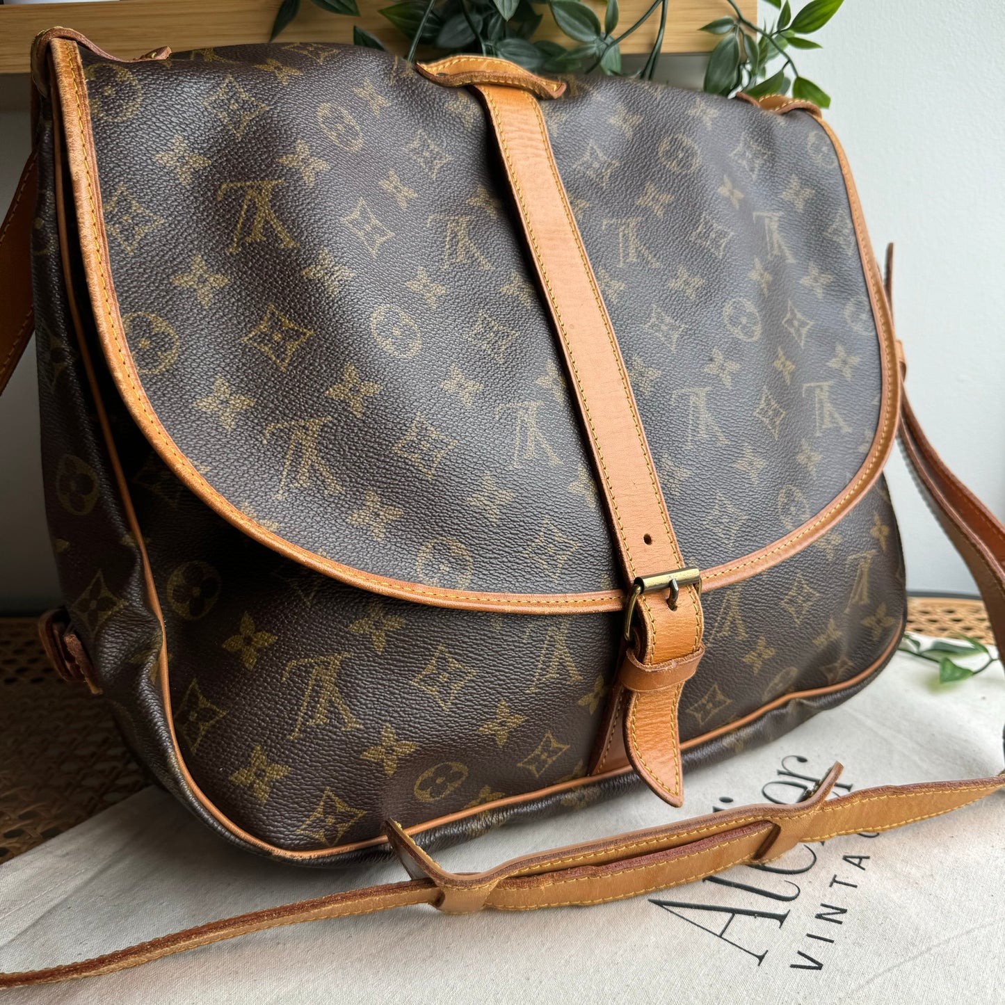 Louis Vuitton 1990 Samur 35