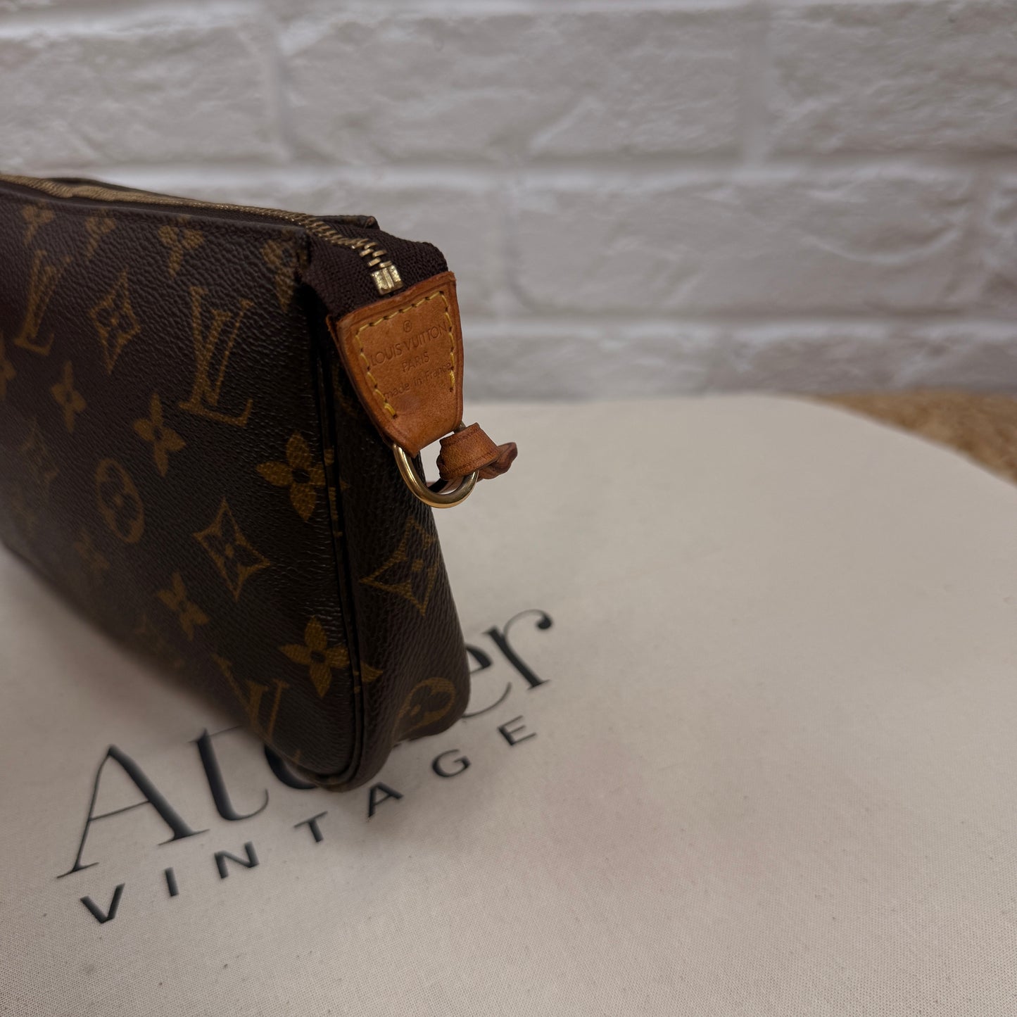 Louis Vuitton 2002 Pochette Accessoires