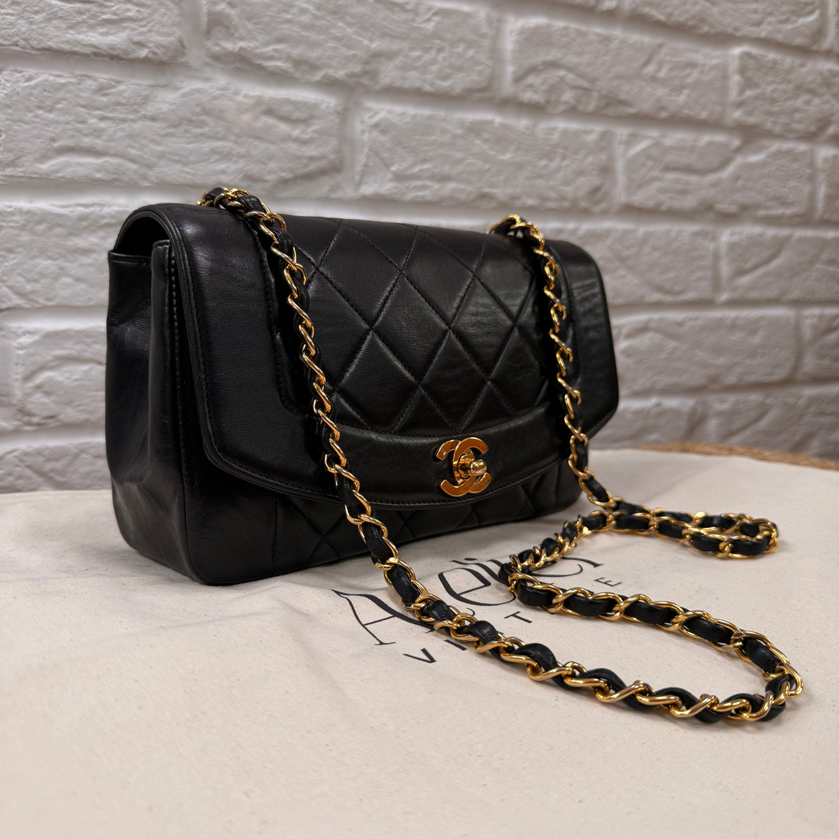 Chanel 1991 Vintage Classic Diana Small