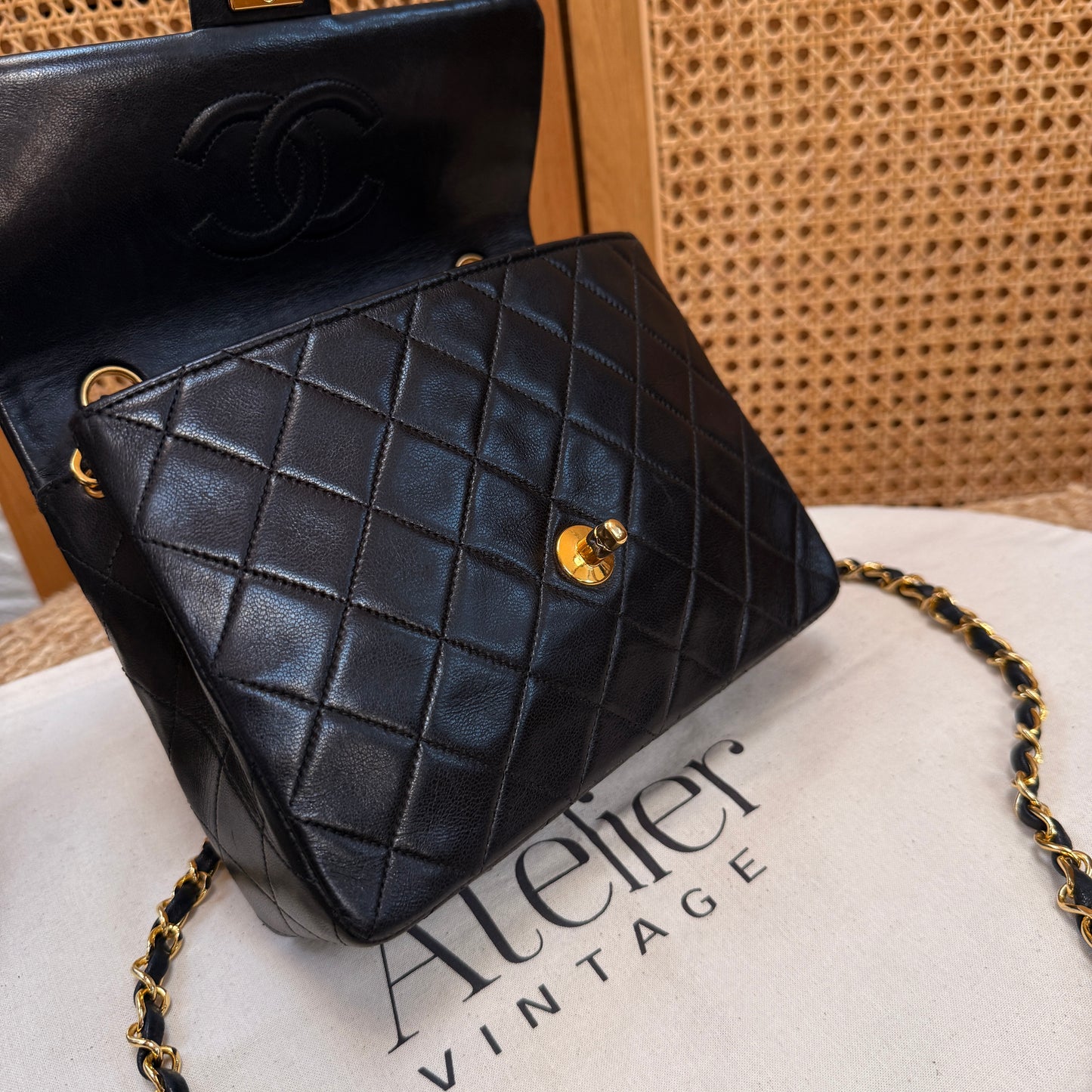 Chanel 1989 Classic Square Single Flap Medium black