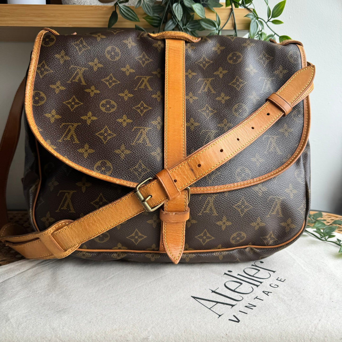 Louis Vuitton 1990 Samur 35