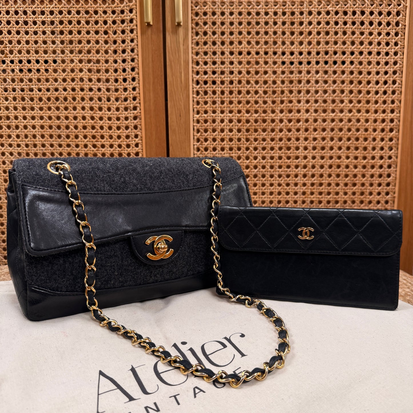 Chanel 1989 Rare Charcoal Tweed Wood & Black Leather Single flap & Purse Set