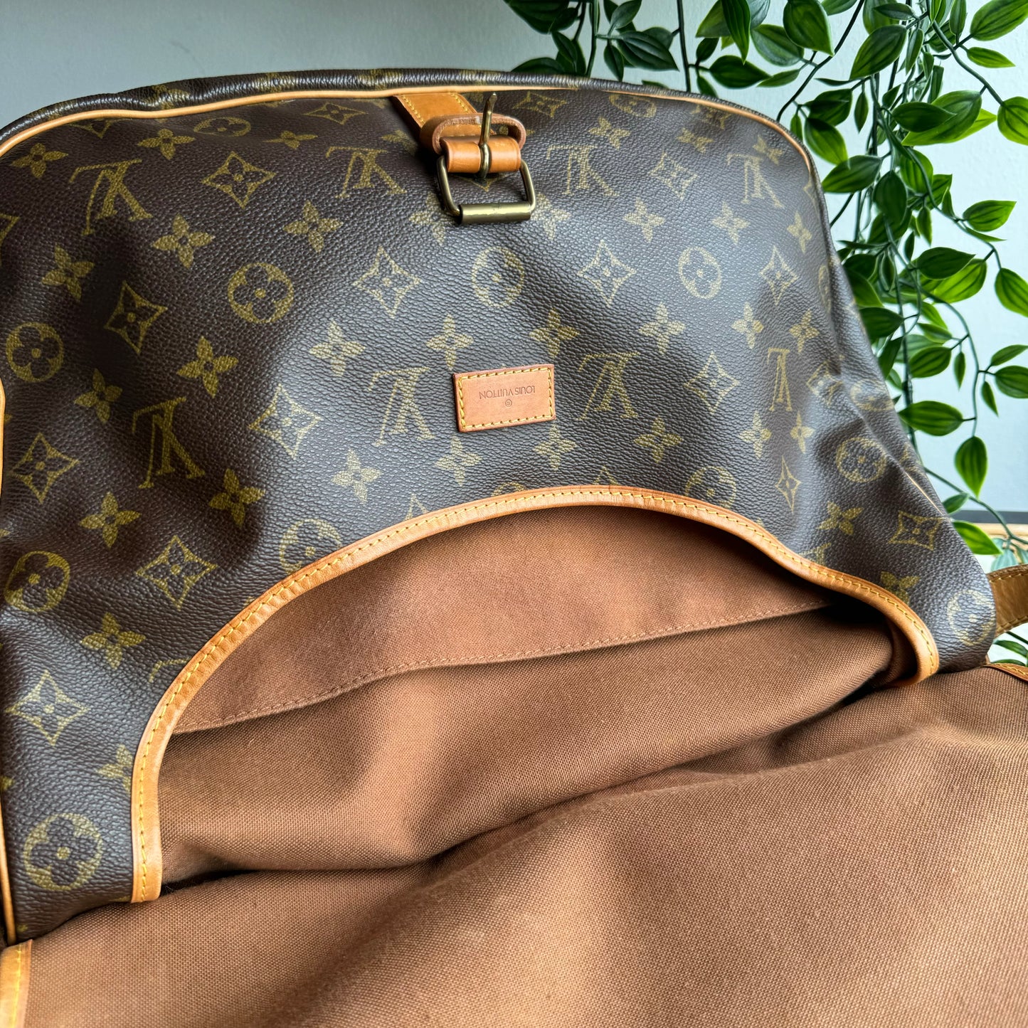 Louis Vuitton 1990 Samur 35