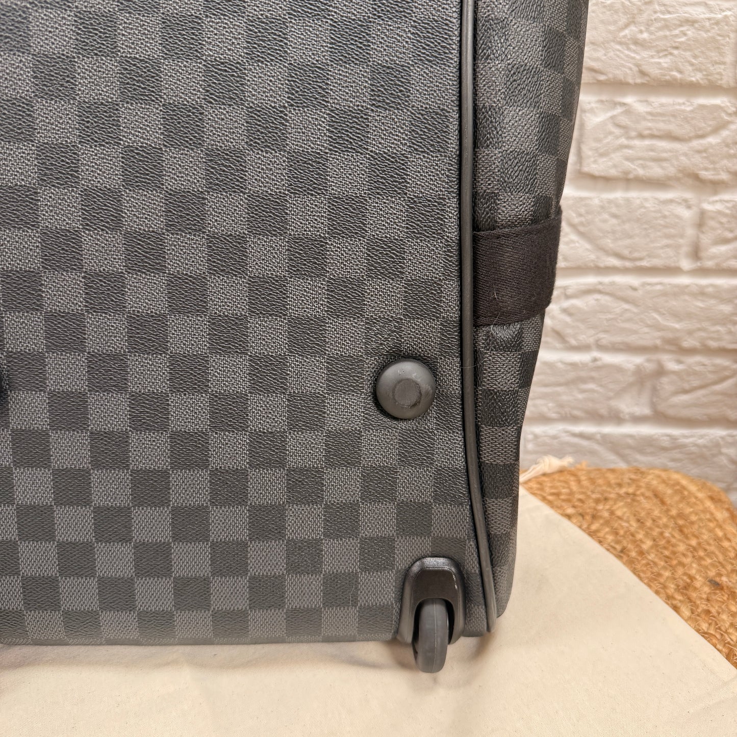 Louis Vuitton 2015 Neo Eole 55 duffel bag with wheels