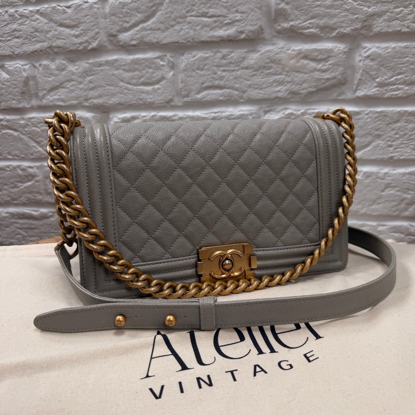 Chanel 2018 Le Boy Caviar Old Medium Grey
