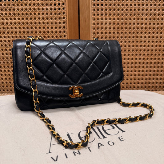 Chanel 1991 Vintage Classic Diana Small