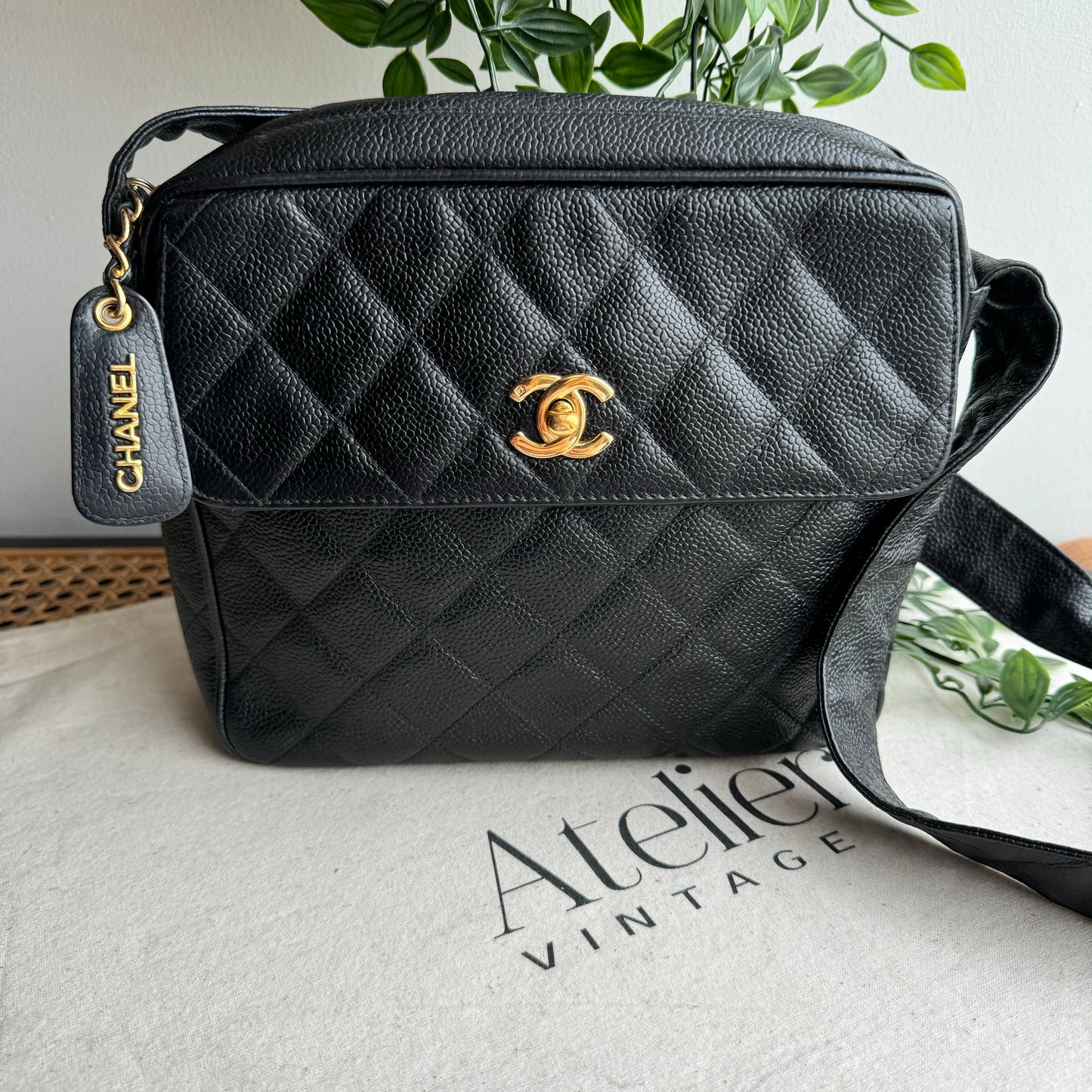 Chanel 1994 Caviar Leather CC Turnlock Shoulder Bag