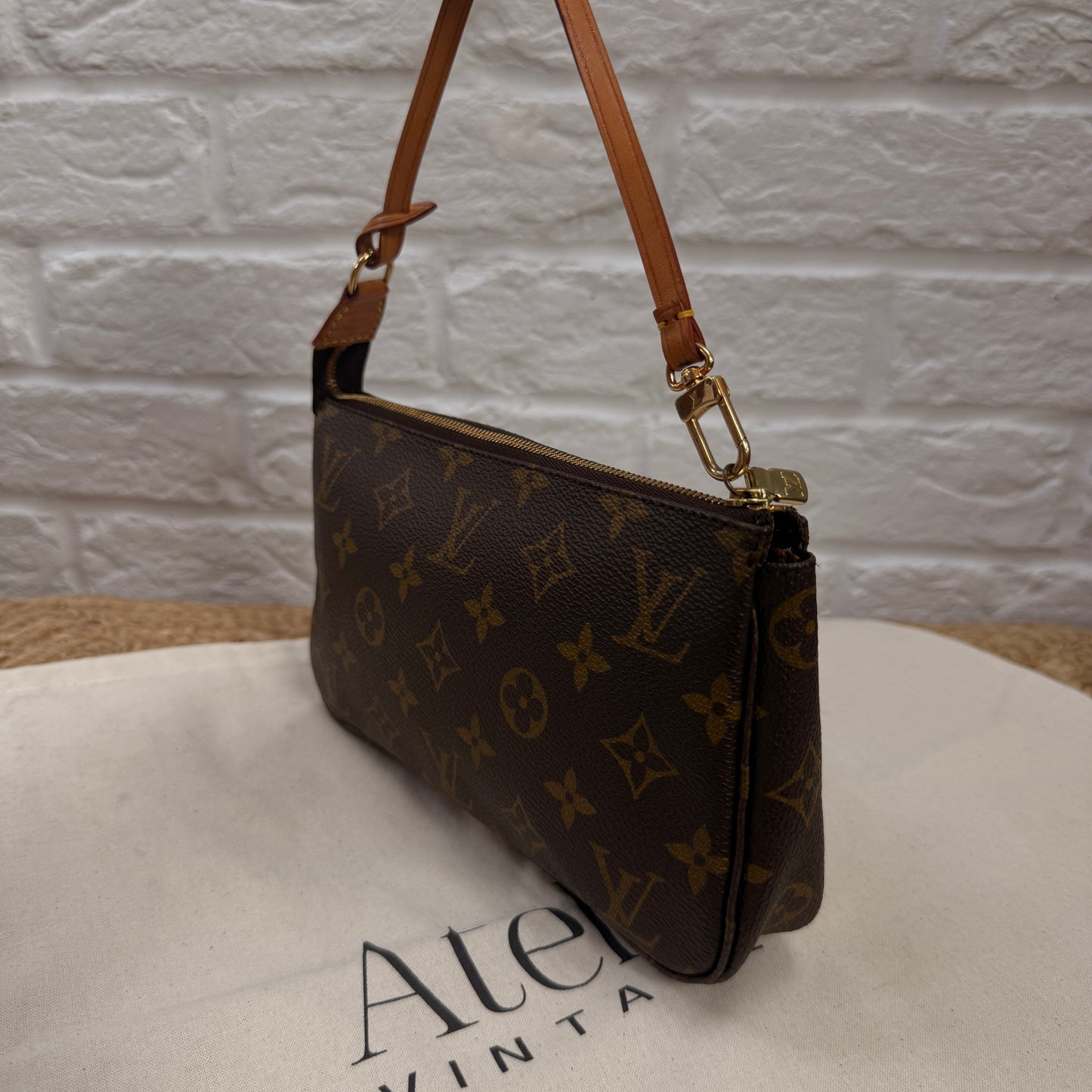 Louis Vuitton 1998 Pochette Accessoires