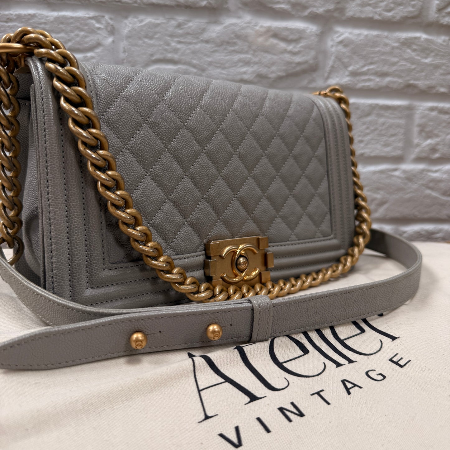 Chanel 2018 Le Boy Caviar Old Medium Grey
