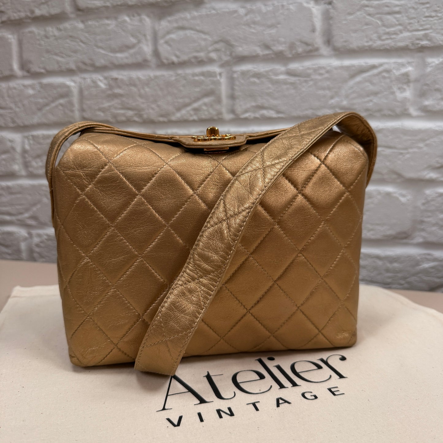 Chanel 1991 CC Turnlock closure cross body in gold Lambskin leather & 24k gold hardware