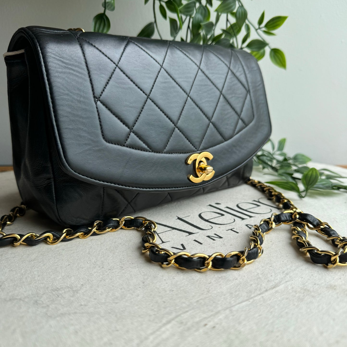 Chanel 1991 Vintage Classic Diana Small