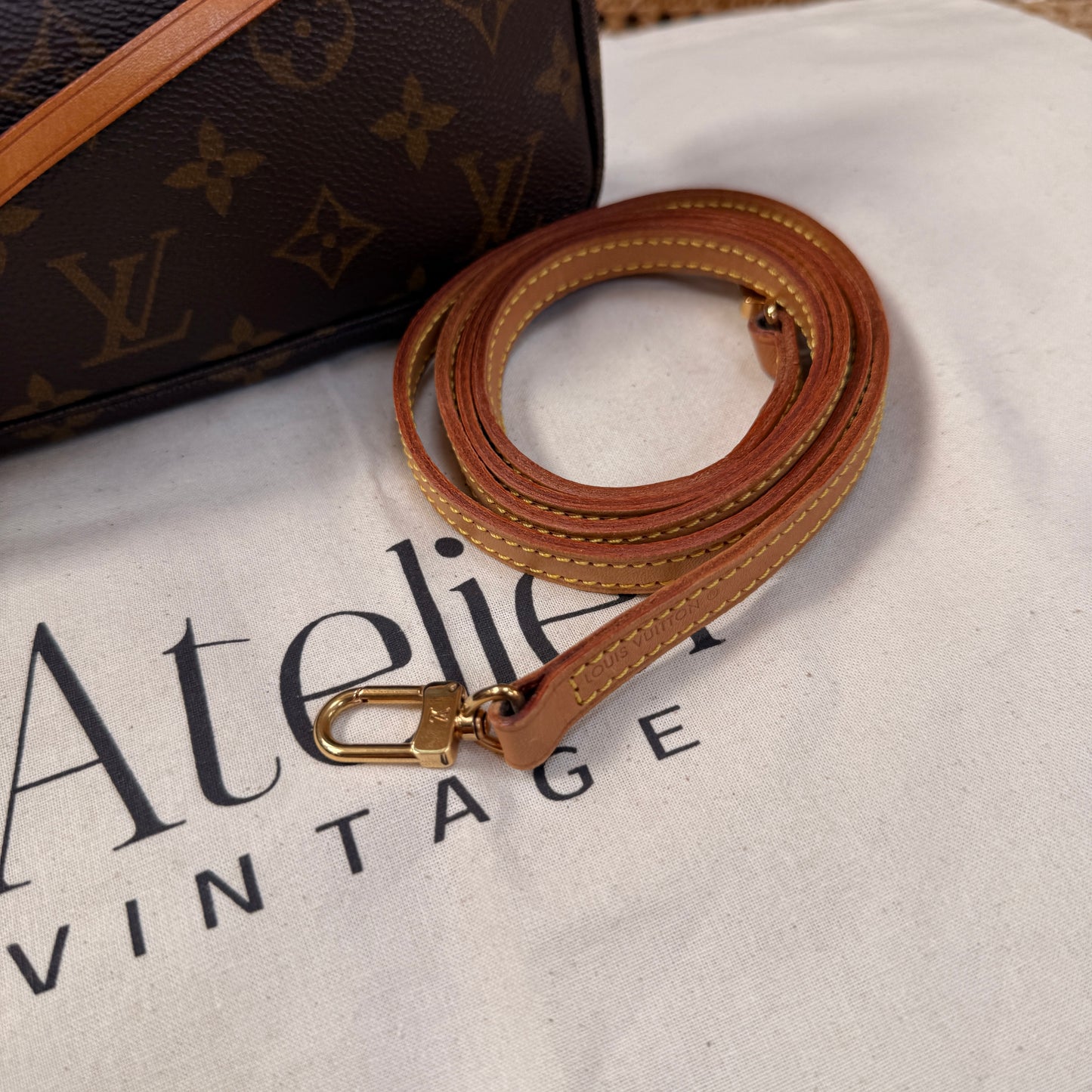 Louis Vuitton 2000 Pochette Accesssoires with second Crossbody Strap