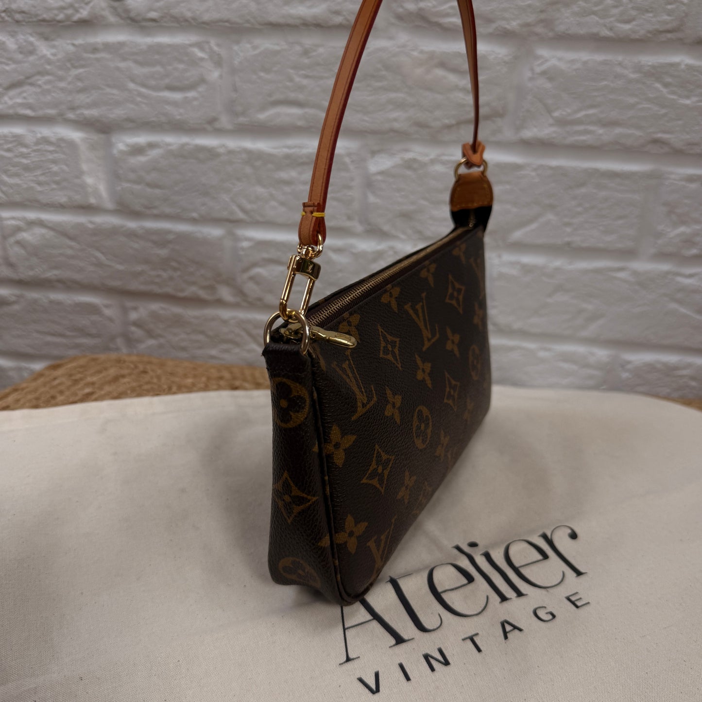 Louis Vuitton 2003 Pochette Accessoires
