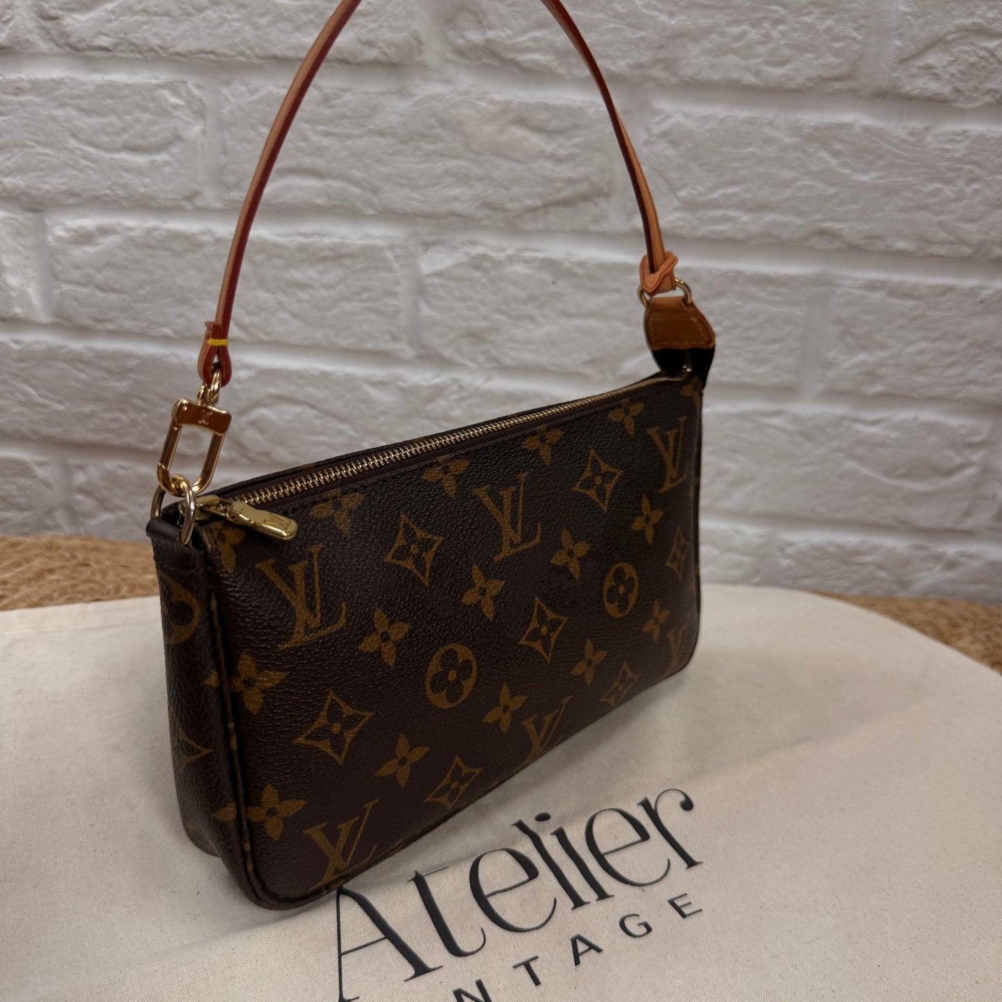 Louis Vuitton 2003 Pochette Accessoires