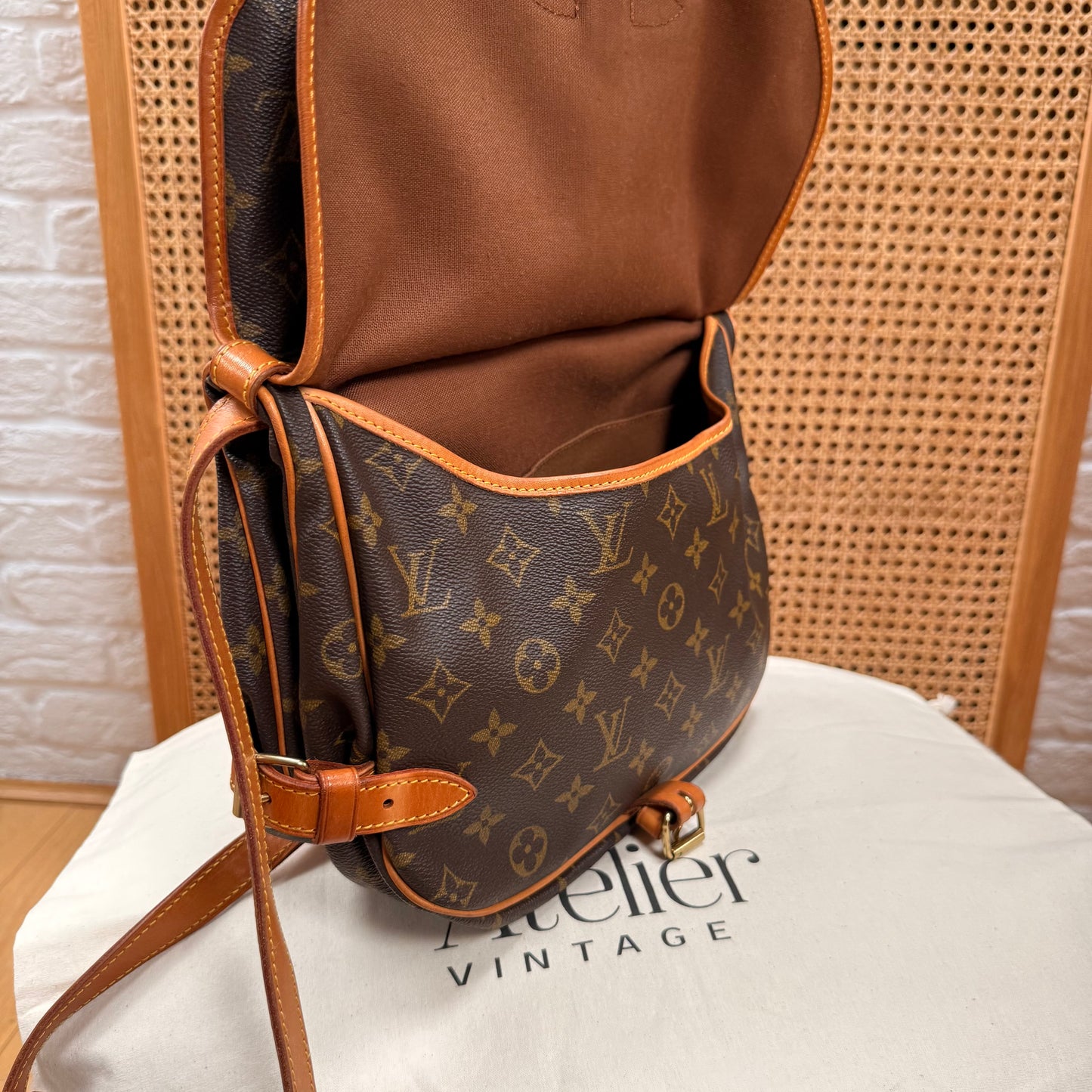 Louis Vuitton 2004 Saumur 30 Monogram
