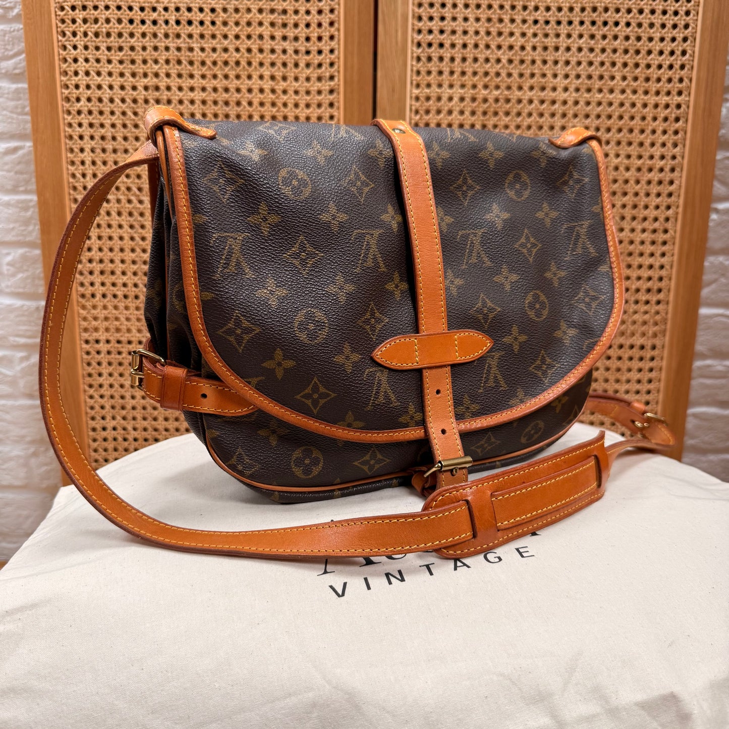 Louis Vuitton 2004 Saumur 30 Monogram