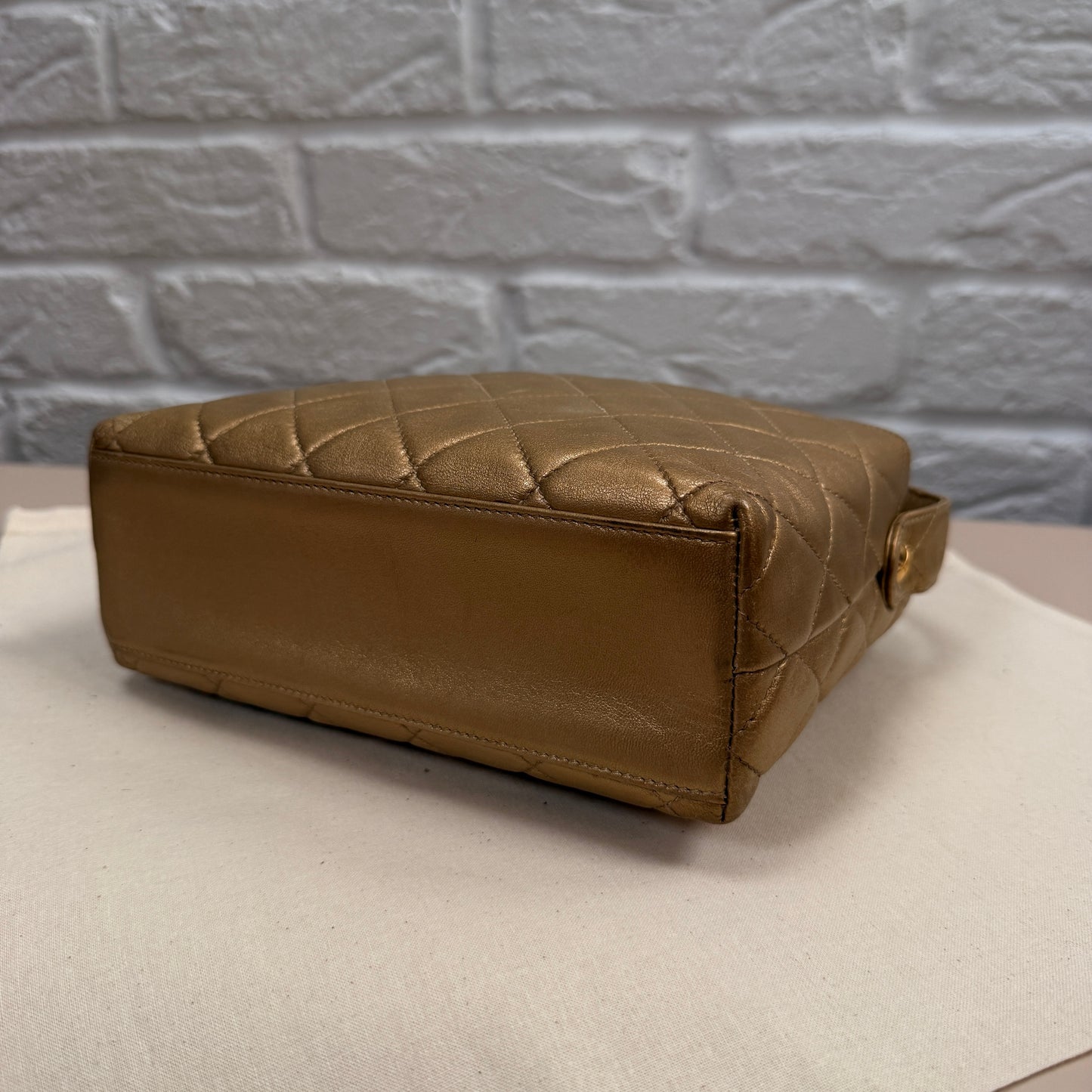 Chanel 1991 CC Turnlock closure cross body in gold Lambskin leather & 24k gold hardware