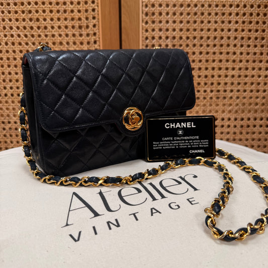 Chanel Paris limited Edition 1989 CC Circle single flap