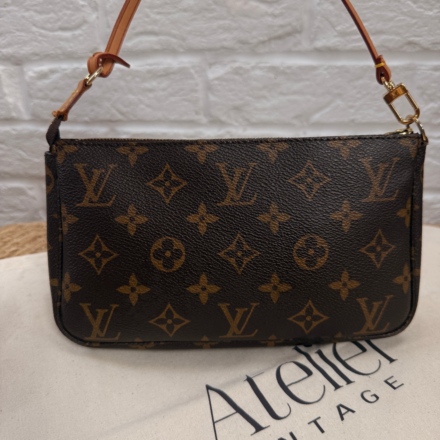 Louis Vuitton 2003 Pochette Accessoires