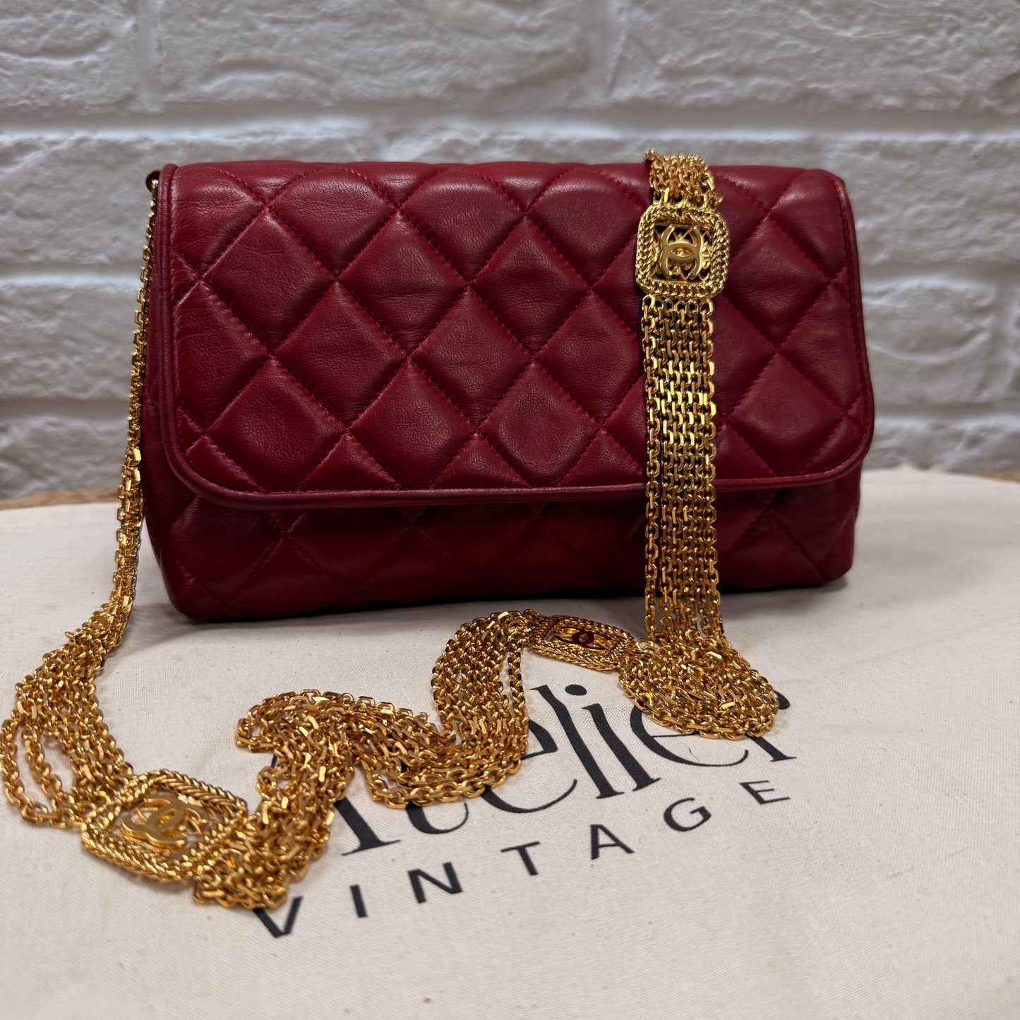 Chanel ULTRA RARE 1986 Single Flap with six strand 24k gold plated chain with CC logo stations