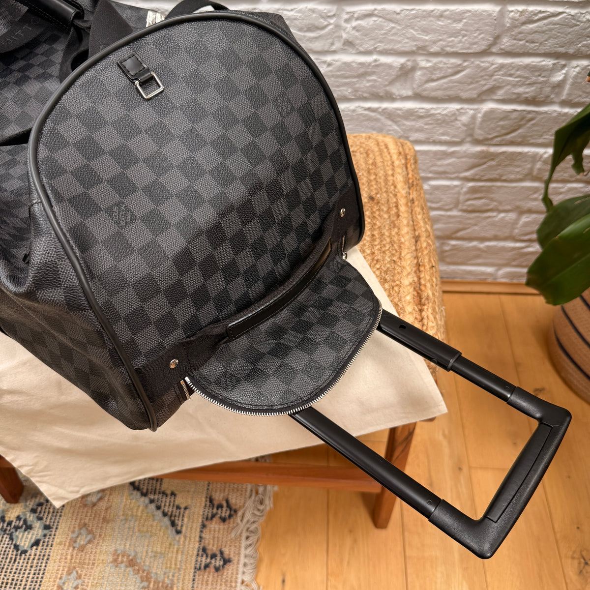 Louis Vuitton 2015 Neo Eole 55 duffel bag with wheels