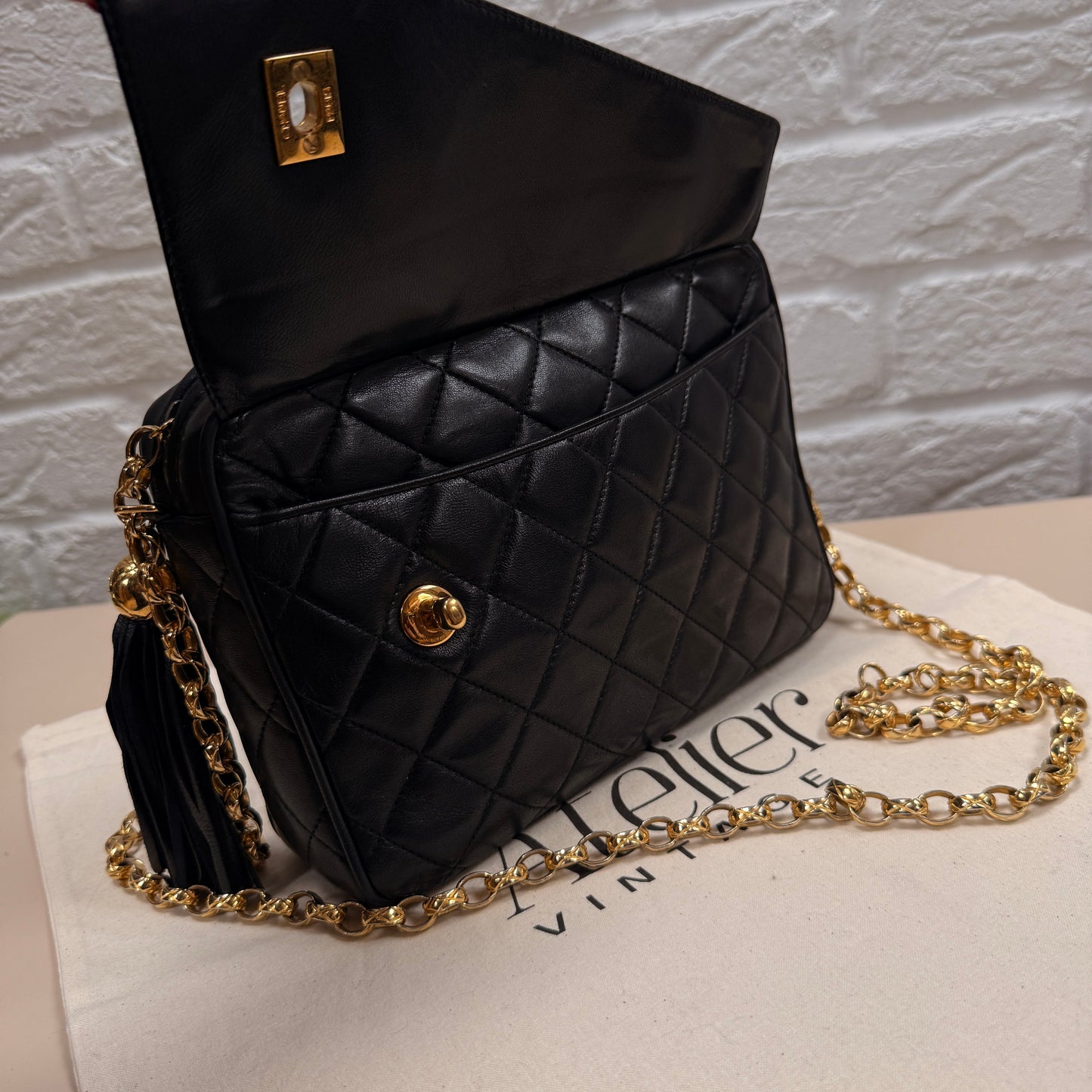 Chanel 1991 Rare Turnlock Camera Bag with bijoix chain in black Lambskin leather and 24k gold hardware